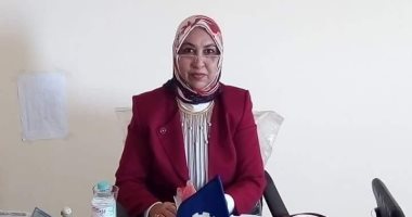 تعرف على قصة أول سيدة تتولى رئاسة حى بالسويس.. "23 سنة خدمة فى الشارع"