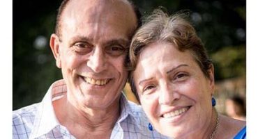 تكريم زوجة الفنان محمد صبحى فى افتتاح مسرح محمد عبد الوهاب بالإسكندرية