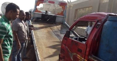 صور.. انقلاب سيارة محملة بزيت الطعام على طريق مصر الفيوم بالجيزة