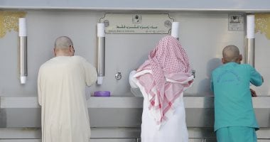 لما شرب له.. هنا ماء زمزم النبع المبارك مقصد ضيوف الرحمن للارتواء