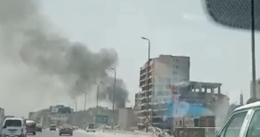 فيديو.. تصاعد أدخنة على كوبرى الدائرى باتجاه الهرم