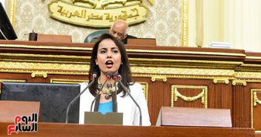 النائبة ماريان عازر ترد على برنامج حكومة مصطفى مدبولى بعرض تقديمى - صور
