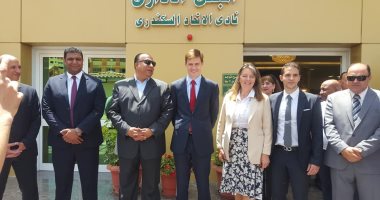 صور.. السفير البريطانى يزور مقر الاتحاد السكندرى ويشيد بمحمد صلاح