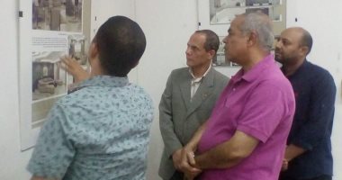 صور.. نائب رئيس جامعة جنوب الوادى يفتتح معرض التوسع الرأسى للوحدات السكنية