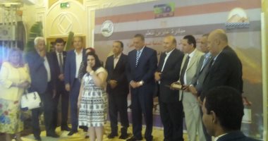 محافظ الجيزة يكرم أوائل الثانوية العامة والأزهرية والدبلومات الفنية.. صور