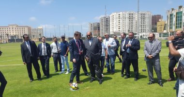 فيديو.. رئيس الاتحاد السكندرى يسجل هدفا فى مرمى السفير البريطانى