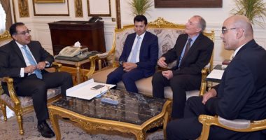 رئيس الوزراء يلتقى رئيس الاتحاد الدولى لكرة اليد بحضور وزير الرياضة - صور