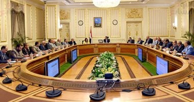 رئيس الوزراء يعقد اجتماعا لمتابعة مشروعات مياه الشرب والصرف الصحى بـ3 محافظات
