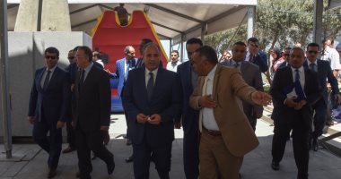 محافظ الإسكندرية يتفقد ورش العمل المقامة احتفالا بالعيد القومى للمحافظة