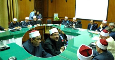 وزير الأوقاف يكشف زيف ادعاءات الإرهابيين: الجماعات المتطرفة أدعياء وخونة لله..مختار جمعة: بروتوكول مع "التموين" لصكوك الأضاحى والبدء بـ250طنا.. 5آلاف و813ساحة لصلاة عيد الأضحى.. وصلاة خسوف القمر بالمساجد الكبرى