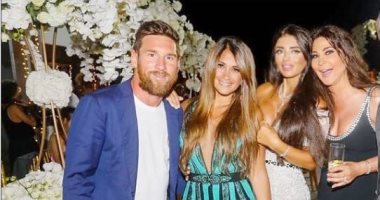 إليسا تنشر صورتها مع ميسى من حفل زفاف صديقتها دانيلا سمعان 