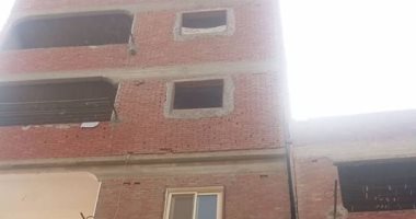 عقار مخالف فى المرج الجديدة يهدد بسقوط منزل آخر.. والسكان تستغيث