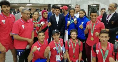 صور.. وزير الرياضة يستقبل الفوج الثانى من أبطال مصر بالدورة الإفريقية