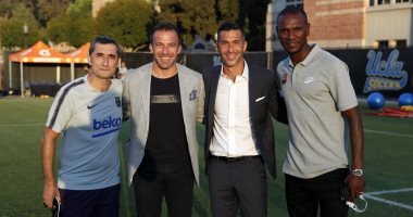 صور.. ديل بييرو يزور تدريبات برشلونة فى أمريكا قبل لقاء توتنهام