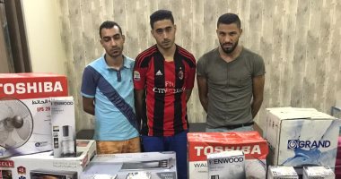 القبض على 3 عمال وراء سرقة أجهزة كهربائية من معرض بحلوان  