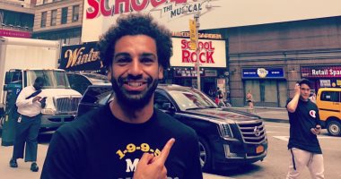 محمد صلاح "بيتصور مع صورته" فى أمريكا