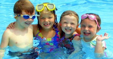 ابنك خايف من العوم فى البحر.. اعرفى إزاى تعالجى خوفه