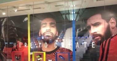 محمد صلاح يتوسط ميسى وبوجبا فى الدعاية لإحدى شركات الملابس الرياضية.. صور