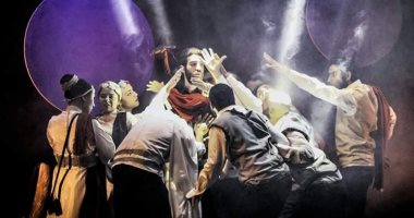 أبطال مسرحية "كاليجولا" يواصلون التحضيرات للعرض 