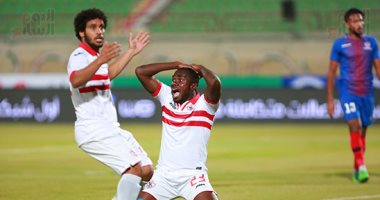 استئناف مباراة الزمالك وبتروجت بعد 10 دقائق من انقطاع الإضاءة عن الملعب