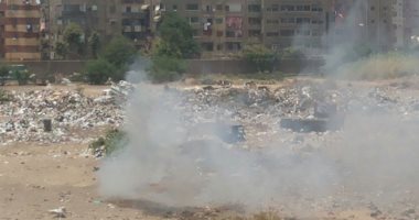 صور.. قارئ يشكو من حريق القمامة بشارع المصنع الحربى فى الزاوية الحمراء