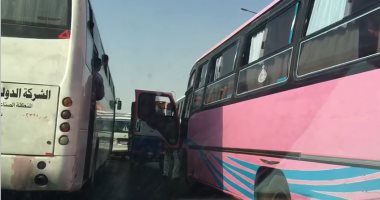 توقف حركة المرور أعلى دائرى المرج بسبب حادث تصادم سيارتين 