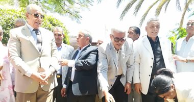 نقيب الزراعيين ومحافظ البحر الأحمر يفتتحان حملة زراعة المليون شجرة