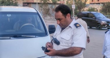 صور.. "نسر المرور".. تعرف على قصة قناص السيارات المسروقة بالجيزة