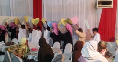 صور.. "شركات السياحة" بأسوان تنظم احتفالية لشرح مناسك الحج