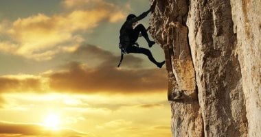 مصرع أرجنتينى وإصابة آخر إثر تسلق جبال شامونيه الفرنسية