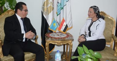 وزيرة البيئة تبحث مع سفير كازاخستان تفعيل التعاون بين البلدين