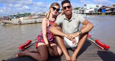 زوجة كريس سمولينج التى حولته لإنسان نباتى.. صور
