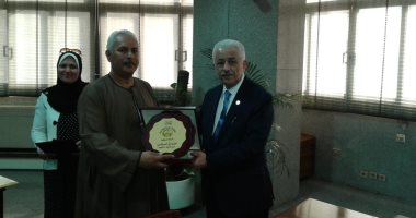 "الفلاحين " تكرم وزير التربيه والتعليم..وشوقى يؤكد: النظام الجديد تجربة جديدة
