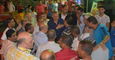 صور.. محافظ الجيزة يتفقد شوارع إمبابة ليلاً ويوجه باستكمال أعمال التطوير