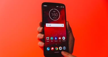 إيه الفرق؟.. تعرف على أبرز الاختلافات Moto Z3 ونوكيا 6.1 بلس