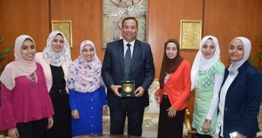 رئيس جامعة المنوفية يلتقى طالبات برنامج التبادل الطلابى