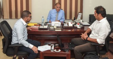 سكرتير مساعد الاسكندرية يبحث إنشاء مشروعات "عربات الطعام" للشباب