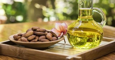 دلع جسمك بزيت اللوز .. هيعالج مشاكل الشعر والبشرة  