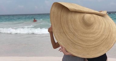 عشان تحميك أنت وصحابك من الشمس.. دار أزياء jacquemus تطرح أكبر قبعة
