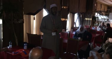 صور.. أئمة الأوقاف ببعثة الحجج يعقدون محاضرات لشرح المناسك