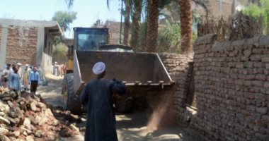 تنفيذ 6 قرارات إزالة لحماية النيل فى حملة مكبرة بقنا