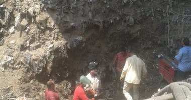 صور.. استجابة لـ"اليوم السابع".. مياه الجيزة تصلح ماسورة فيصل فى المريوطية