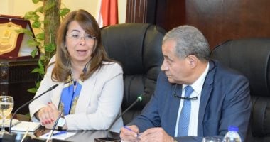 اجتماع وزيرى التموين والتضامن لتيسير إجراءات إضافة مواليد العمالة الموسمية