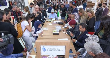 صور.. 13 كاتباً إماراتياً يوقعون مؤلفاتهم بالبرتغالية للقراء فى معرض ساو باولو