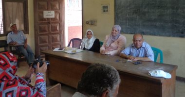 خبراء صناعة الأعلاف وتربية الدواجن بكلية الزراعة فى قافلة إرشادية بالباجور 