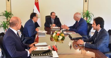 صور.. تفاصيل اجتماع الرئيس مع رئيس الوزراء.. السيسى يوجه بشمول المدن الجديدة على كافة الخدمات والمرافق ذات الصلة باحتياجات المواطنين.. ومصطفى مدبولى يؤكد: معدل تنفيذ المشروعات يسير وفق البرامج الزمنية المحددة