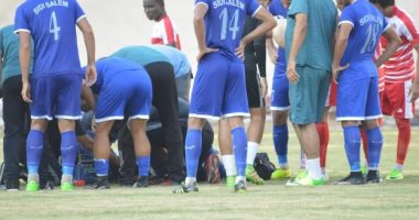 صور.. إنقاذ لاعب سيدى سالم من الموت بعد بلع لسانه بمباراة بلدية المحلة
