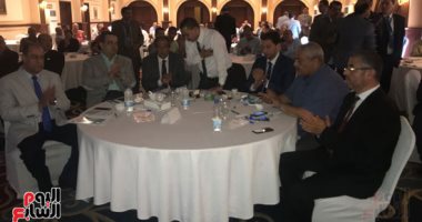 جلسة نقاشية عن النظم السياسية يعقدها مستقبل وطن بالفيوم.. صور