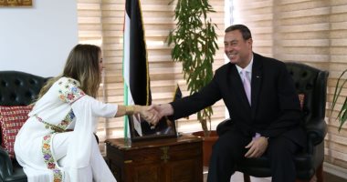 كيف ردت الفنانة الفلسطينية دلال أبو آمنة على ادعاءات إسرائيل؟