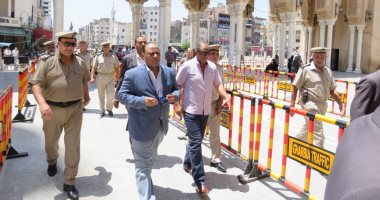 صور.. مدير أمن الغربية يتفقد خدمات تأمين المسجد الأحمدى بطنطا
